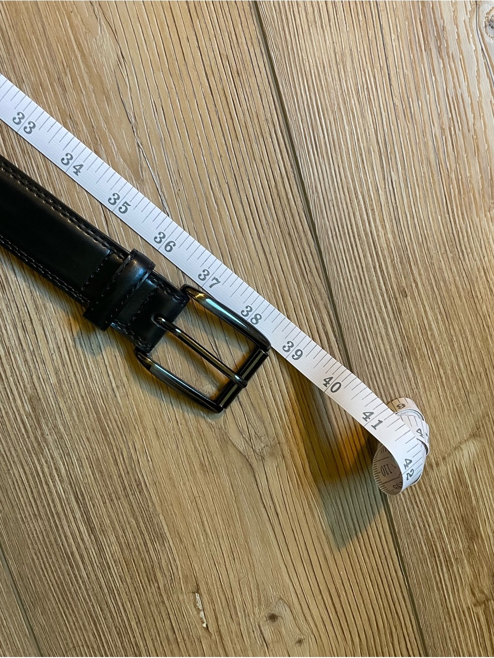 Black Leather Men's Belt with Gold Buckle - Picture 2 of 3